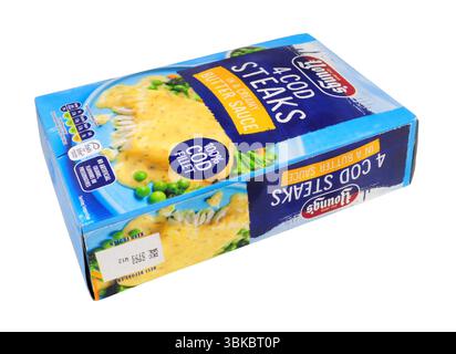Youngs gefrorene Kabeljau-Steaks in einer cremigen Buttersauce in einer 560-g-Box mit vier einzelnen Portionen Stockfoto