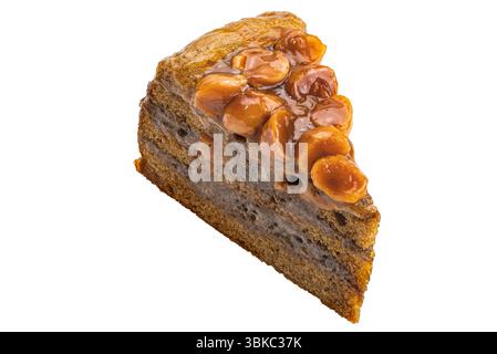 Ein Stück Karame; Macadamia-Kaffee-Kuchen isoliert auf weißem Hintergrund mit Schnittpfad. Stockfoto