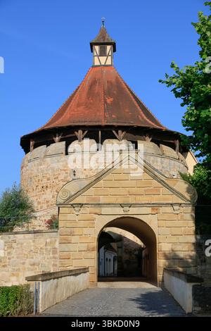 Ellwanger Schlosstor, Schloss ob Ellwangen, Ellwangen Jagst, Ostalbkreis, Baden-Württemberg, Deutschland *** Ellwanger Schlosstor, Schloss oberhalb von Ellwangen, Ellwangen Jagst, Ostalbkreis, Baden Württemberg, Deutschland Stockfoto