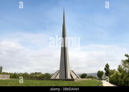 Der Armenische Völkermord-Gedenkkomplex in Zsitsernakaberd ist eine ergreifende Hommage an die Opfer, die das Gedenken fördert und das Verständnis fördert Stockfoto