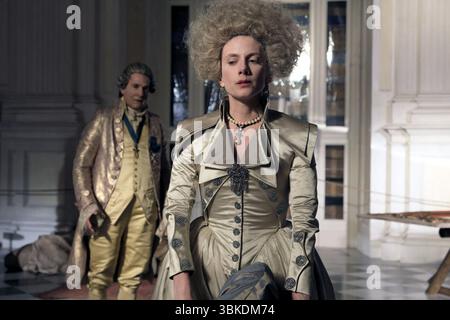 Die Flut (französisch: Le déluge) ist ein historisches Drama von Gianluca Jodice aus dem Jahr 2024 aus einem Drehbuch von Jodice und Filippo Gravino. Die Hauptrollen des Films sind Guillaume Canet und Mélanie Laurent als Louis XVI. Und Marie Antoinette am Ende ihrer Regierungszeit. Stockfoto