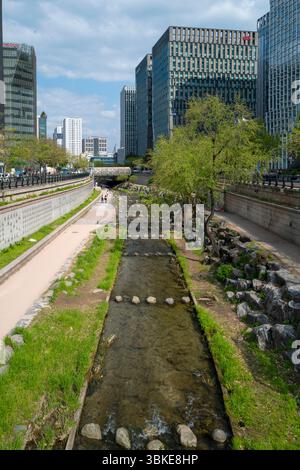 Der Cheonggyecheon-Fluss in Seoul, Südkorea Stockfoto