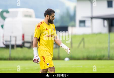 Kirchdorf-in-Tirol, Österreich – 27. Juni 2023. Qarabag Torhüter Shahrudin Mahammadaliyev während des internationalen Vereins freundlich Qarabag vs Ferencvaros (3- Stockfoto