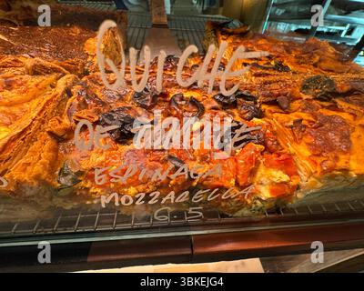 Quiche, Alma Nomad Bakery, Chamberi, Madrid, Spanien Stockfoto