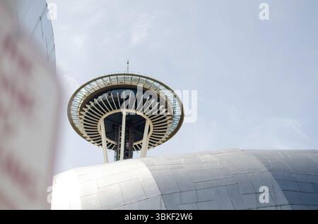 Eine andere Perspektive der Seattle Space Needle Stockfoto
