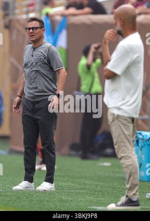 Philadelphia, USA, 18. Juni 2025. Mohamed Amine Benhachem Head Coach von Wydad AC sieht beim Spiel Manchester City gegen Wydad AC FIFA Club World Cup im Lincoln Field Philadelphia an. Der Bildnachweis sollte lauten: Jonathan Moscrop / Sportimage Stockfoto