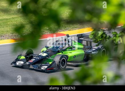 Elkhart Lake, WI USA – 21. Juni 2025: LOUIS FOSTER (45) (R) (eng) aus Odiham, England, gewinnt den Pole Award für den XPEL Grand Prix auf der Road America in Elkhart Lake, WI. Stockfoto
