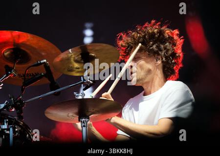 Newport, Großbritannien. Juni 2025. Der englische Schlagzeuger Adam Falkner trat live mit The Script beim Isle of Wight Festival auf. Quelle: SOPA Images Limited/Alamy Live News Stockfoto