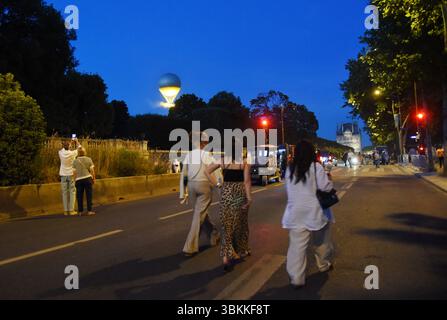 Paris, Frankreich. Juni 2025. Der Olympische Kessel im Tuileriengarten in Paris, Frankreich am 21. Juni 2025 Foto: Alain Apaydin/ABACAPRESS.COM Credit: Abaca Press/Alamy Live News Stockfoto