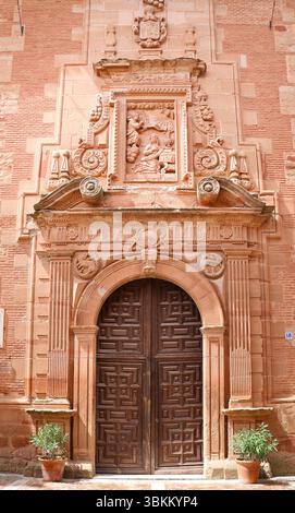 Villanueva de los Infantes, Ciudad Real, Spanien – 8. Mai 2025: Das Dominicas-Kloster in Villanueva de Los Infantes, Ciudad Real, Spanien Stockfoto