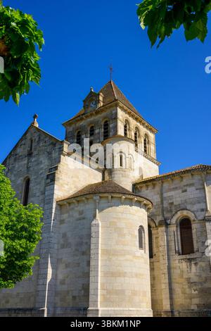 Die Kirche Saint-Jean-Baptiste, Mézin, Lot-et-Garonne, Frankreich. Stockfoto