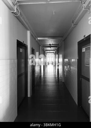 Tiefe Des Schwarzweiß-Flurs Stockfoto
