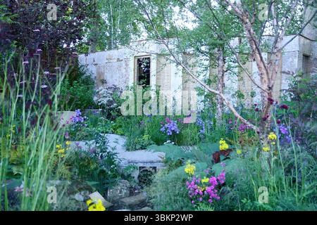 Ein Wochenende auf der Chelsea Blumenshow 2025, Gärten, Blumen, Töpfe, Statuen, Bilder, Kunst, Gemälde, chelsea Rentner und mehr. Stockfoto