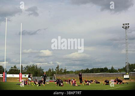 Leeds, Großbritannien. Juni 2025. Barrow warm Up vor dem Betfred Championship Match Hunslet RLFC gegen Barrow Raiders im South Leeds Stadium, Leeds, Großbritannien, 22. Juni 2025 (Foto: Sam Eaden/News Images) Credit: News Images LTD/Alamy Live News Stockfoto