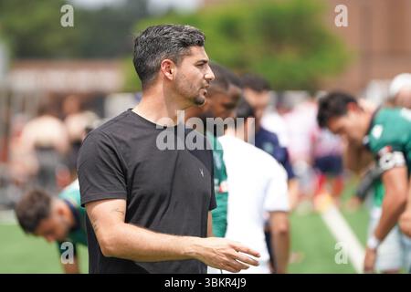 Toronto, Ontario, Kanada. Juni 2025. Mauro Eustaquio Head Coach des York United FC wird vor dem Spiel gegen Atletico Ottawa als Teil der kanadischen Premier League im York Lions Stadium gesehen. Am 22. Juni 2025 in Toronto, Ontario, Kanada. (Kreditbild: © Leonardo Ramirez/eyepix via ZUMA Press Wire) NUR REDAKTIONELLE VERWENDUNG! Nicht für kommerzielle ZWECKE! Stockfoto