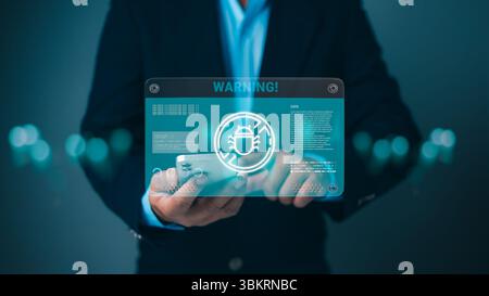 Cybersicherheit, Datenschutzverletzungen, Technologierisiko, digitaler Schutz, Datenschutz, Hacking und Schutz vor Cyberangriffen. Geschäftsmann mit Smartphone Stockfoto