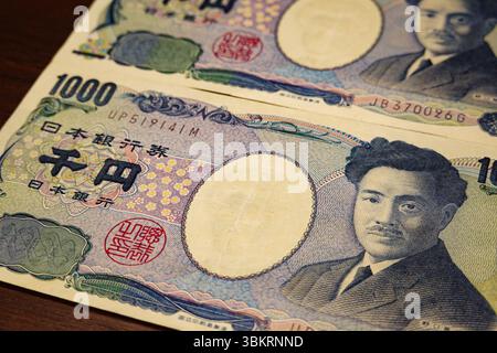 China. Juni 2025. Auf dieser Abbildung sind japanische 1.000-Yen-Banknoten zu sehen. Quelle: SOPA Images Limited/Alamy Live News Stockfoto