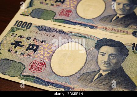 China. Juni 2025. Auf dieser Abbildung sind japanische 1.000-Yen-Banknoten zu sehen. (Foto: Sheldon Cooper/SOPA Images/SIPA USA) *** ausschließlich für redaktionelle Nachrichten *** Credit: SIPA USA/Alamy Live News Stockfoto