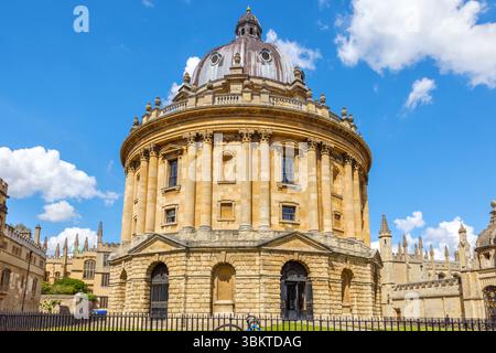 Blick auf Radcliffe Camera Teil der Bodleian Library. Oxford, England Stockfoto