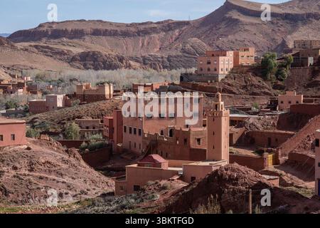 Dades-Tal, Marokko: Ein traditionelles Dorf im Dades-Tal bei Ouarzazate im Atlasgebirge in Marokko, Nordafrika Stockfoto