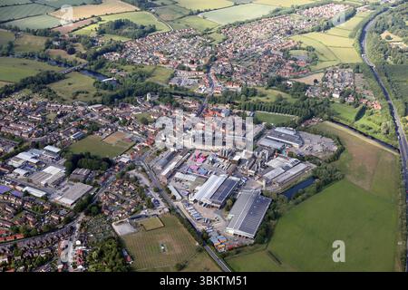 Luftaufnahme des Stadtzentrums Tadcaster, West Yorkshire, Großbritannien Stockfoto