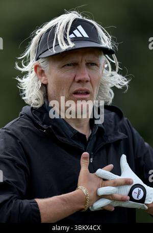 Der ehemalige Premier League-Fußballspieler Jimmy Bullard Wait spielt während der Open 2025 Regional Qualifying in Rochester und Cobham Park. Bilddatum: Montag, 23. Juni 2025. Stockfoto