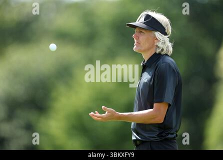 Der ehemalige Premier League-Fußballspieler Jimmy Bullard war auf dem 15. Platz, während des Open 2025 Regional Qualifying in Rochester und Cobham Park. Bilddatum: Montag, 23. Juni 2025. Stockfoto