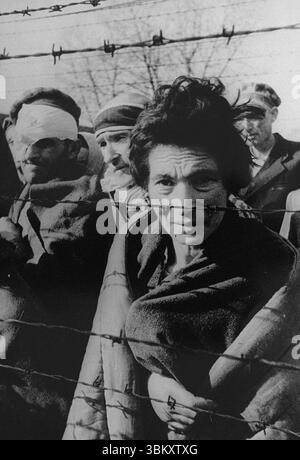 AUSCHWITZ, POLEN - 1945 - Ein Film aus der sowjetischen Roten Armee über die Befreiung von Auschwitz wurde über einen Zeitraum von mehreren Monaten gedreht Stockfoto