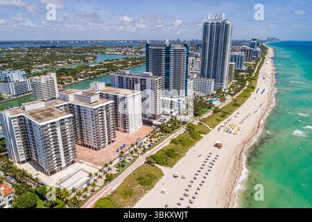 Miami Beach Florida North Beach, Luftüberblick von oben mit Blick nach unten, City Skyline hoch, Uferpromenade am Meer Eigentumswohnungen, Atla Stockfoto