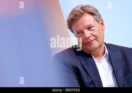 Politiker Robert Habeck Grüne, ehemaliger Bundeswirtschaftsminister, in der Phil.Cologne Veranstaltung Demokratie im Ernstfall in der Flora Köln. Köln, 23.06.2025 NRW Deutschland *** Politiker Robert Habeck Grünen , ehemaliger Bundeswirtschaftsminister, bei der Phil Köln-Veranstaltung Demokratie im Ernstfall in der Flora Köln Köln, 23 06 2025 NRW Deutschland Copyright: XChristophxHardtx Stockfoto