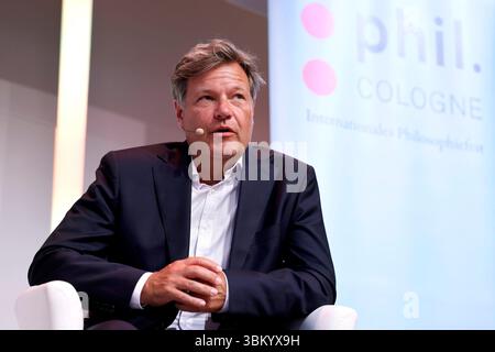 Politiker Robert Habeck Grüne, ehemaliger Bundeswirtschaftsminister, in der Phil.Cologne Veranstaltung Demokratie im Ernstfall in der Flora Köln. Köln, 23.06.2025 NRW Deutschland *** Politiker Robert Habeck Grünen , ehemaliger Bundeswirtschaftsminister, bei der Phil Köln-Veranstaltung Demokratie im Ernstfall in der Flora Köln Köln, 23 06 2025 NRW Deutschland Copyright: XChristophxHardtx Stockfoto