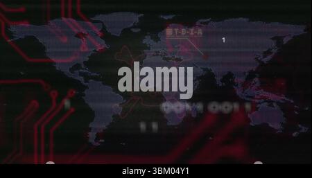 Anzeigen der Weltkarte auf dem Cyber-Dashboard, mit roten Schaltkreisen, Schädelkreuzen, verschwommenen Ziffern, TDIA1 Stockfoto