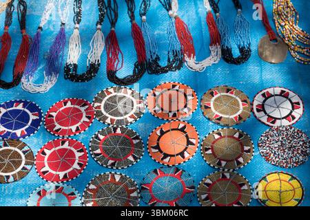 Afrika, Kenia, Samburu National Reserve. Tribal Kunsthandwerk, Schmuck. Stockfoto