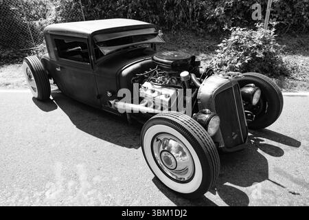 Seattle, WA, USA, 3. Juli 2024: Ford Modell Ein heißer Roadster schwarz. Stockfoto