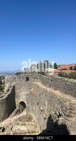 Fotos der imposanten mittelalterlichen Burg von Sortelha im portugiesischen Stadtteil Guarda. Stockfoto