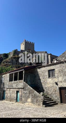 Fotos der imposanten mittelalterlichen Burg von Sortelha im portugiesischen Stadtteil Guarda. Stockfoto