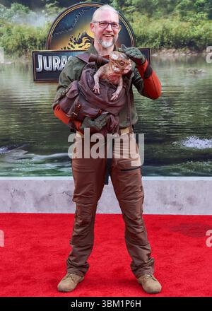 New York City, Usa. Juni 2025. MANHATTAN, NEW YORK CITY, NEW YORK, USA - 23. JUNI: Ein Blick auf eine Requisite für die Dinosaurierfigur Dolores the Aquilops bei der New Yorker Premiere von Universal Pictures und Amblin Entertainments „Jurassic World Rebirth“ am Hearst Plaza im Lincoln Center for the Performing Arts am 23. Juni 2025 in Manhattan, New York City, New York, USA. ( Quelle: Image Press Agency/Alamy Live News Stockfoto