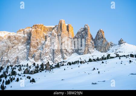 Schneebedeckte Sexten Dolomiten im Abendlicht, Italien, Südtirol, Trentino-Südtirol Stockfoto