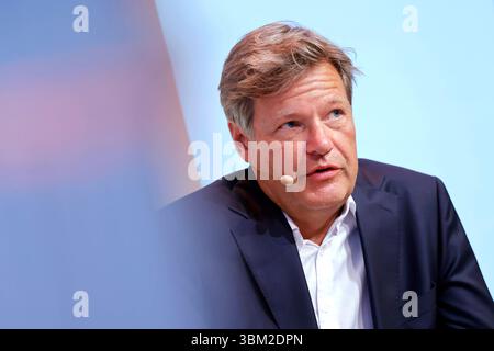Politiker Robert Habeck Grüne, ehemaliger Bundeswirtschaftsminister, in der Phil.Cologne Veranstaltung Demokratie im Ernstfall in der Flora Köln. Köln, 23.06.2025 NRW Deutschland *** Politiker Robert Habeck Grünen , ehemaliger Bundeswirtschaftsminister, bei der Phil Köln-Veranstaltung Demokratie im Ernstfall in der Flora Köln Köln, 23 06 2025 NRW Deutschland Copyright: XChristophxHardtx Stockfoto