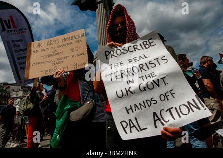 Solidaritätsdemonstration der Palästinensischen Aktion nahe dem Trafalgar Square, London, 23. Juni 2025 Stockfoto