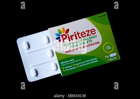 London UK, 24. Juni 2025, Packung oder Packung mit Piriteze Heuschnupfen und Allergie Tabletten Stockfoto