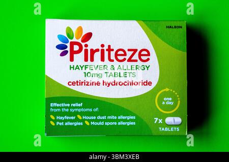 London UK, 24. Juni 2025, Packung oder Packung mit Piriteze Heuschnupfen und Allergie Tabletten Stockfoto