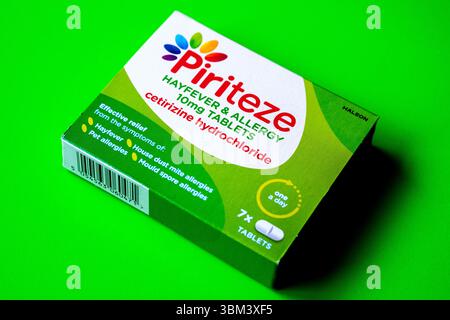 London UK, 24. Juni 2025, Packung oder Packung mit Piriteze Heuschnupfen und Allergie Tabletten Stockfoto