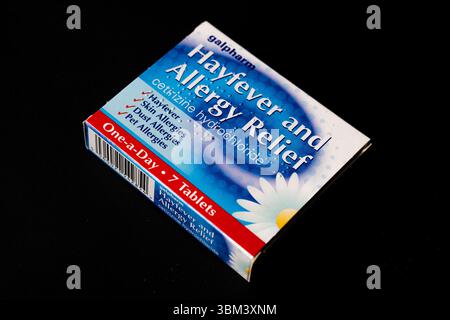London UK, 24. Juni 2025, Packung oder Packung mit Galpharm Heuschnupfen und Allergie Relief Tabletten Stockfoto
