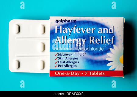 London UK, 24. Juni 2025, Packung oder Packung mit Galpharm Heuschnupfen und Allergie Relief Tabletten Stockfoto