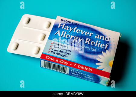 London UK, 24. Juni 2025, Packung oder Packung mit Galpharm Heuschnupfen und Allergie Relief Tabletten Stockfoto