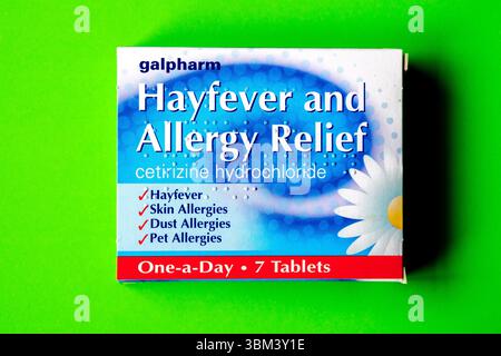 London UK, 24. Juni 2025, Packung oder Packung mit Galpharm Heuschnupfen und Allergie Relief Tabletten Stockfoto