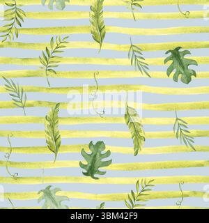 Tropische Blätter nahtloses Muster auf einem grün gelb gestreiften, hellblauen Hintergrund. Palm, Eukalyptus und Monstera mit Liana, horizontale Pinselstriche Stockfoto