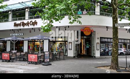 Berlin, Deutschland. Juni 2025. Das Hard Rock Café am Kurfürstendamm. Quelle: Jens Kalaene/dpa/Alamy Live News Stockfoto