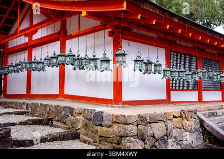 Bronze-Laternen, Kasuga Taisha Schrein, Nara, Japan Stockfoto